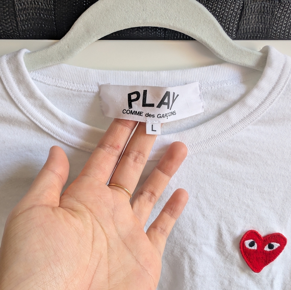 EUC COMME des GARÇONS CDG Play Heart Logo T-Shirt - Picture 7 of 8